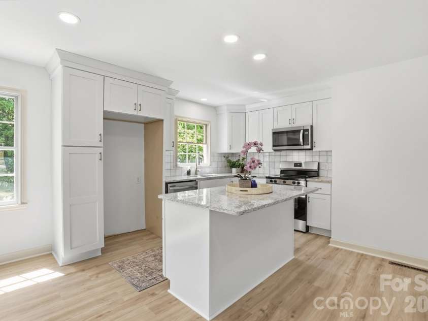 909 Evelyn Avenue, Kannapolis, NC 28083.  MLS# CAR4380026, YatesRealty ID 20751. 