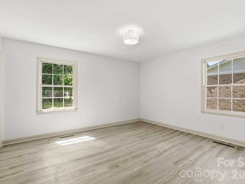 909 Evelyn Avenue, Kannapolis, NC 28083.  MLS# CAR4380026, YatesRealty ID 20751. 