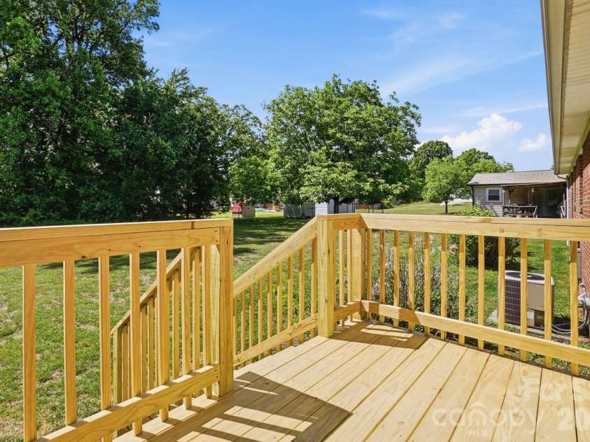 909 Evelyn Avenue, Kannapolis, NC 28083.  MLS# CAR4380026, YatesRealty ID 20751. 