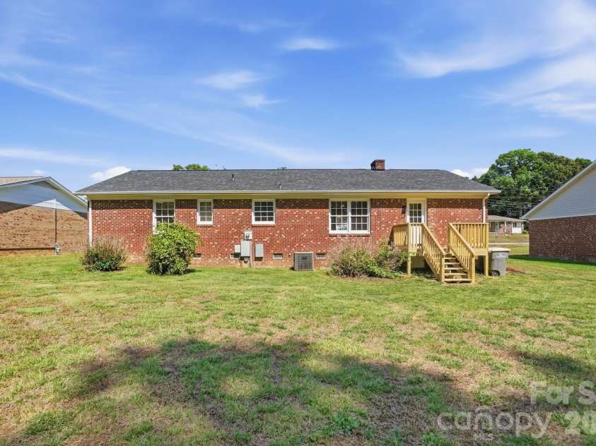 909 Evelyn Avenue, Kannapolis, NC 28083.  MLS# CAR4380026, YatesRealty ID 20751. 