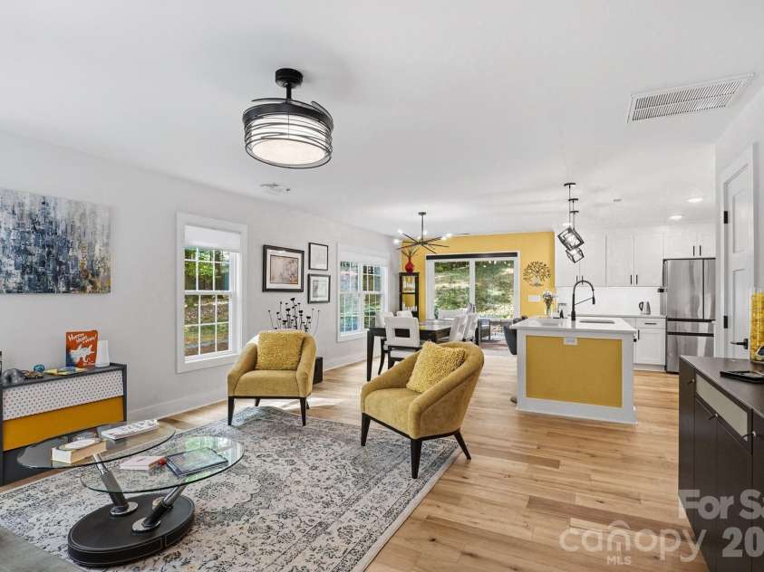617 Teresa Circle, Waxhaw, NC 28173.  MLS# CAR4368451, YatesRealty ID 20752. 