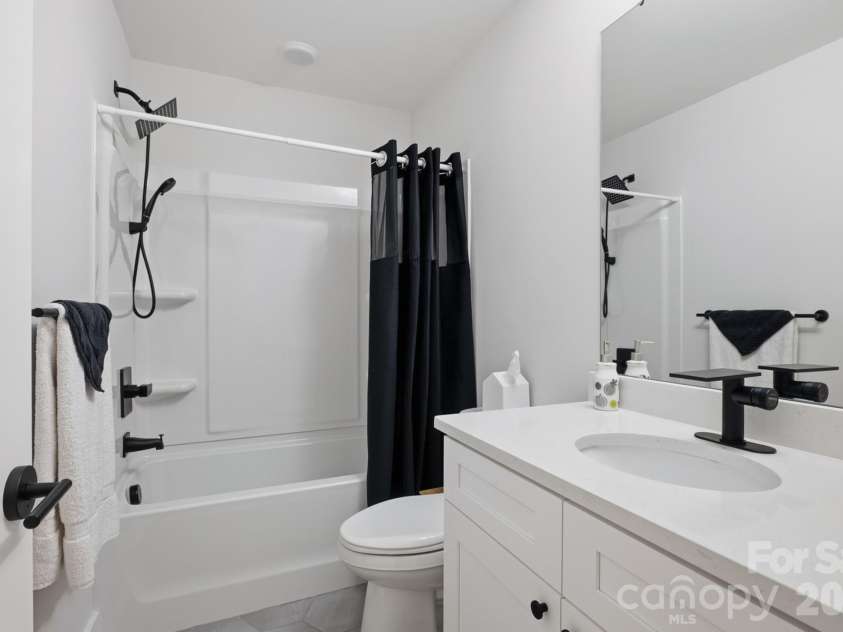 617 Teresa Circle, Waxhaw, NC 28173.  MLS# CAR4368451, YatesRealty ID 20752. 
