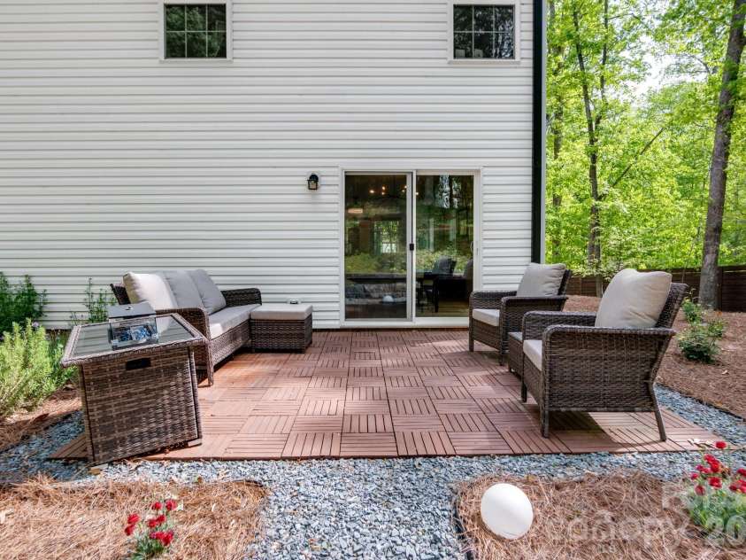 617 Teresa Circle, Waxhaw, NC 28173.  MLS# CAR4368451, YatesRealty ID 20752. 