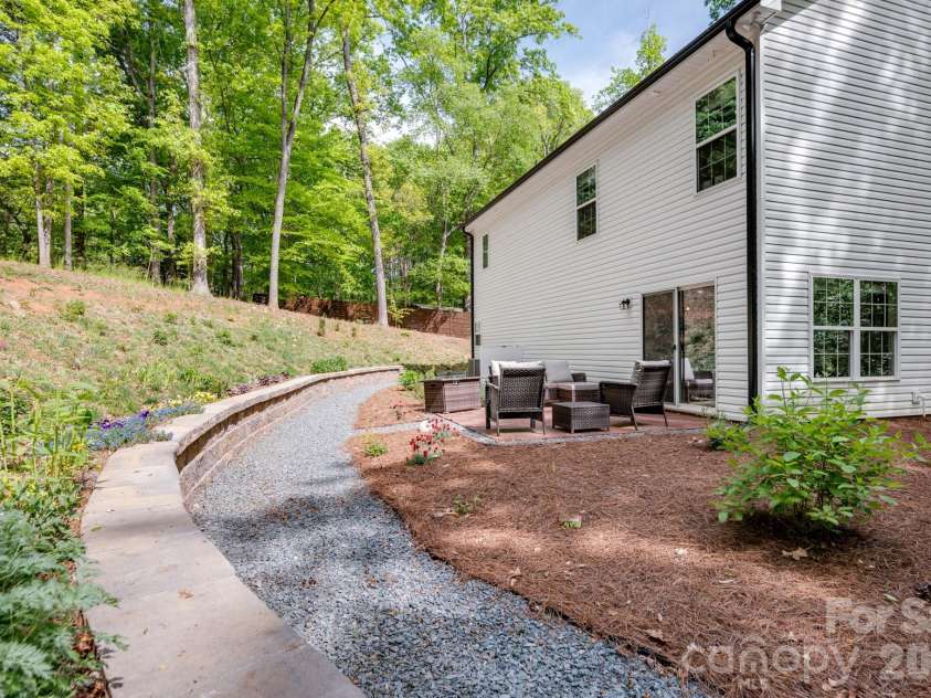 617 Teresa Circle, Waxhaw, NC 28173.  MLS# CAR4368451, YatesRealty ID 20752. 