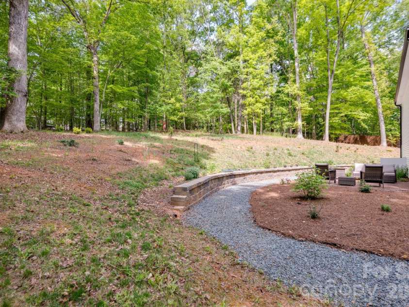 617 Teresa Circle, Waxhaw, NC 28173.  MLS# CAR4368451, YatesRealty ID 20752. 
