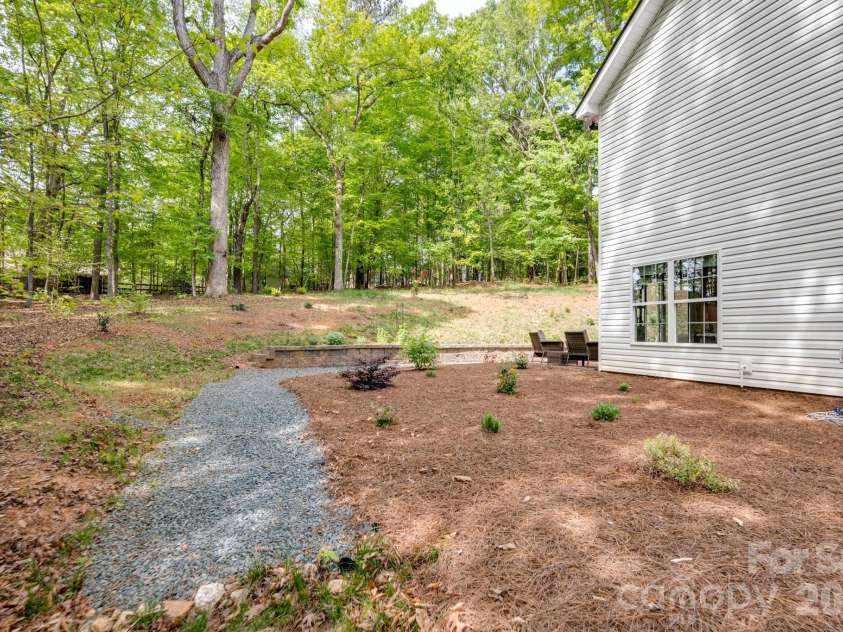 617 Teresa Circle, Waxhaw, NC 28173.  MLS# CAR4368451, YatesRealty ID 20752. 