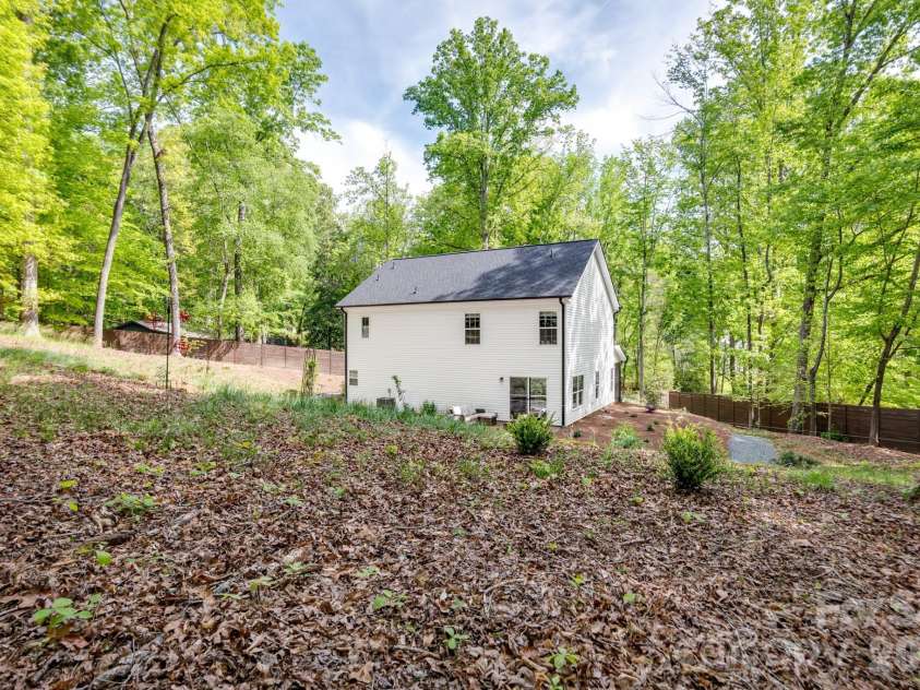 617 Teresa Circle, Waxhaw, NC 28173.  MLS# CAR4368451, YatesRealty ID 20752. 