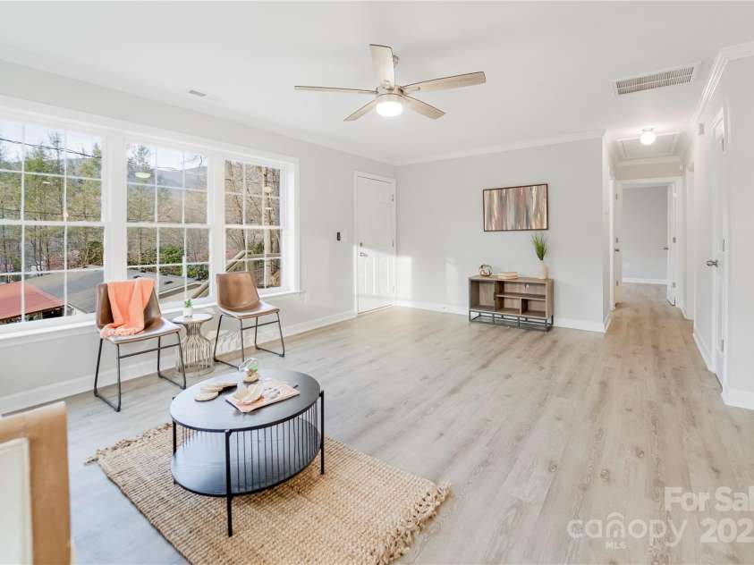 62 Leisure Lane, Maggie Valley, NC 28751.  MLS# CAR4258970, YatesRealty ID 20753. 