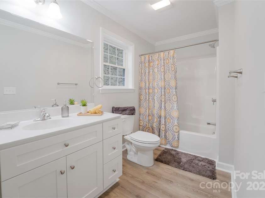 62 Leisure Lane, Maggie Valley, NC 28751.  MLS# CAR4258970, YatesRealty ID 20753. 