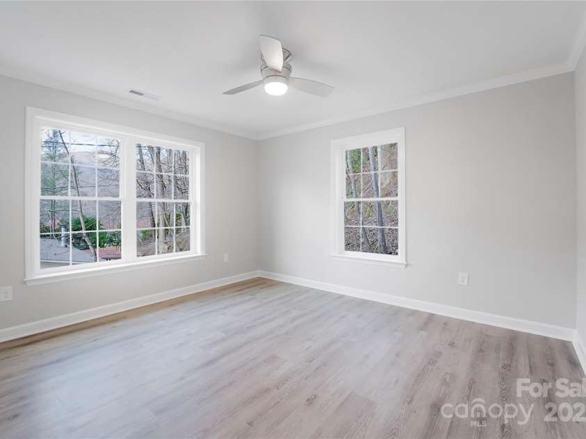 62 Leisure Lane, Maggie Valley, NC 28751.  MLS# CAR4258970, YatesRealty ID 20753. 