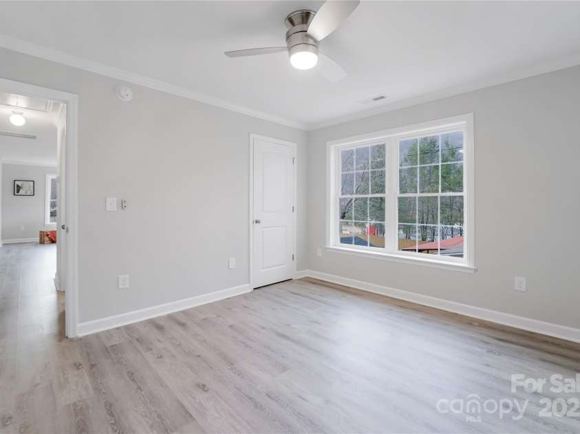 62 Leisure Lane, Maggie Valley, NC 28751.  MLS# CAR4258970, YatesRealty ID 20753. 