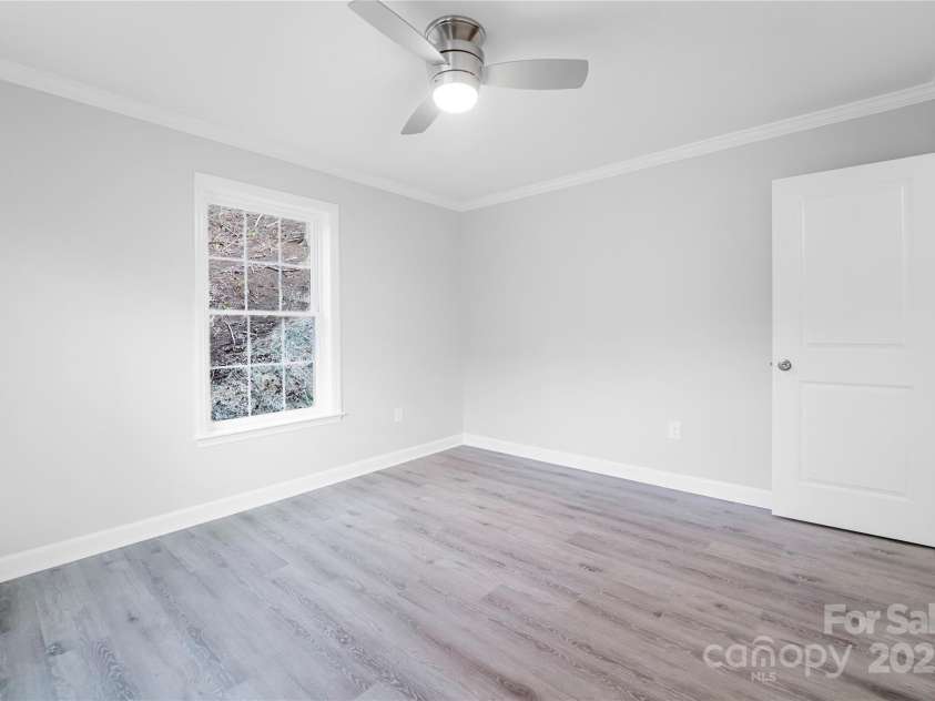 62 Leisure Lane, Maggie Valley, NC 28751.  MLS# CAR4258970, YatesRealty ID 20753. 