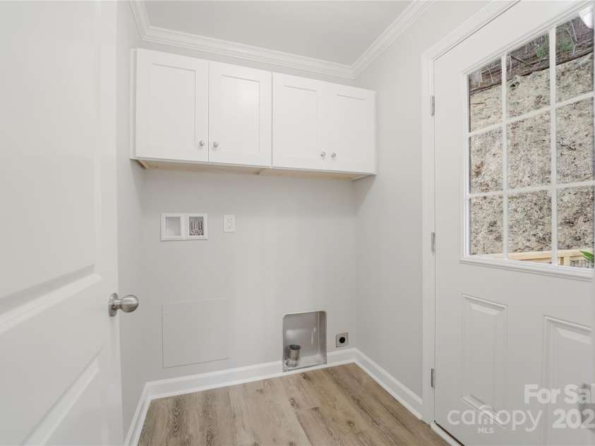 62 Leisure Lane, Maggie Valley, NC 28751.  MLS# CAR4258970, YatesRealty ID 20753. 