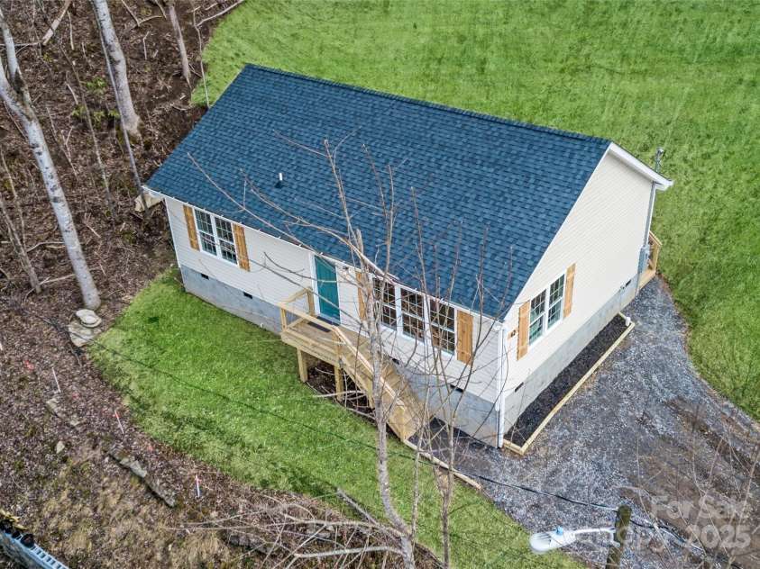 62 Leisure Lane, Maggie Valley, NC 28751.  MLS# CAR4258970, YatesRealty ID 20753. 