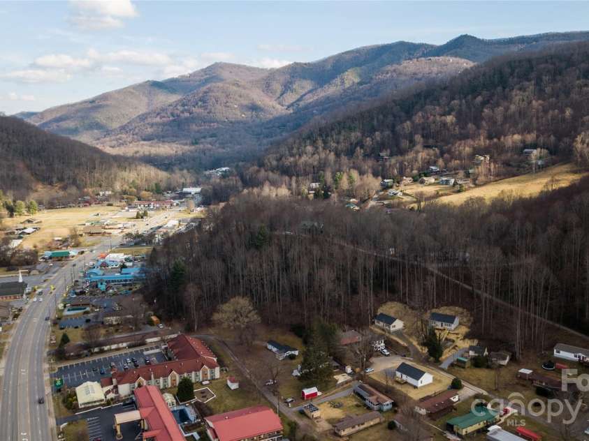 62 Leisure Lane, Maggie Valley, NC 28751.  MLS# CAR4258970, YatesRealty ID 20753. 