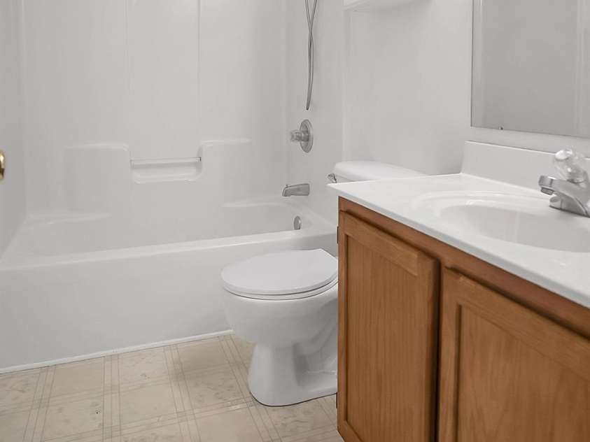 5573 Lennox Drive, Kings Mountain, NC 28086.  MLS# CAR4399898, YatesRealty ID 20754. 