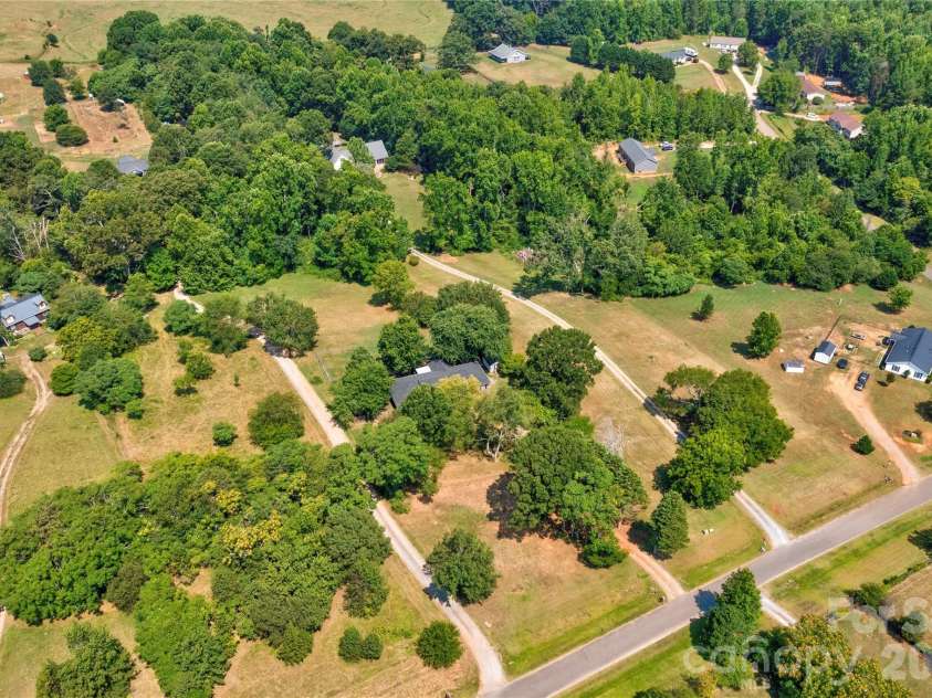 5573 Lennox Drive, Kings Mountain, NC 28086.  MLS# CAR4399898, YatesRealty ID 20754. 