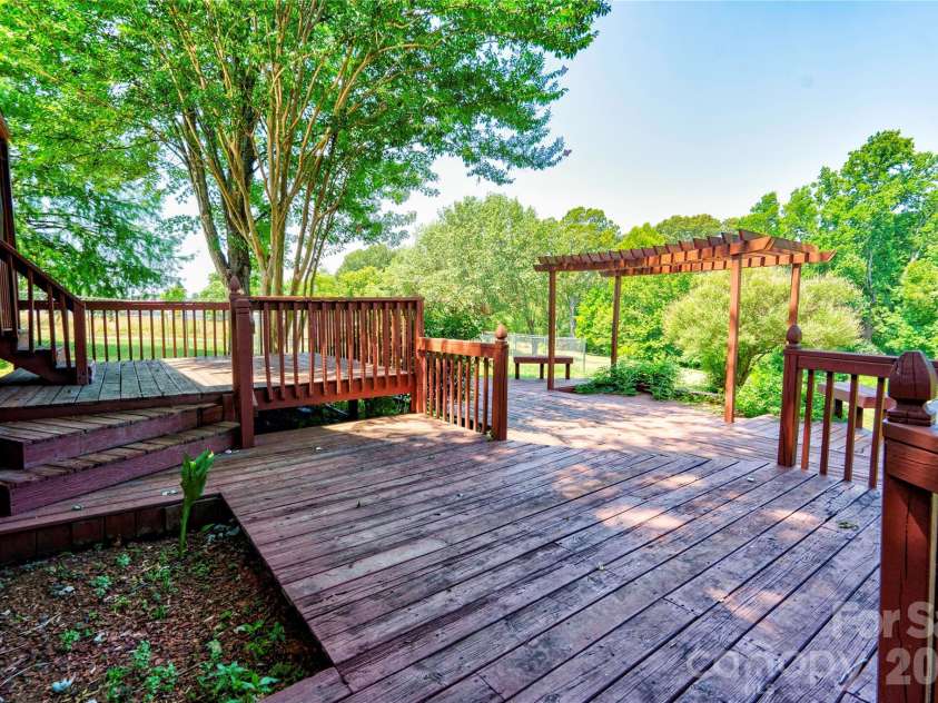 5573 Lennox Drive, Kings Mountain, NC 28086.  MLS# CAR4399898, YatesRealty ID 20754. 