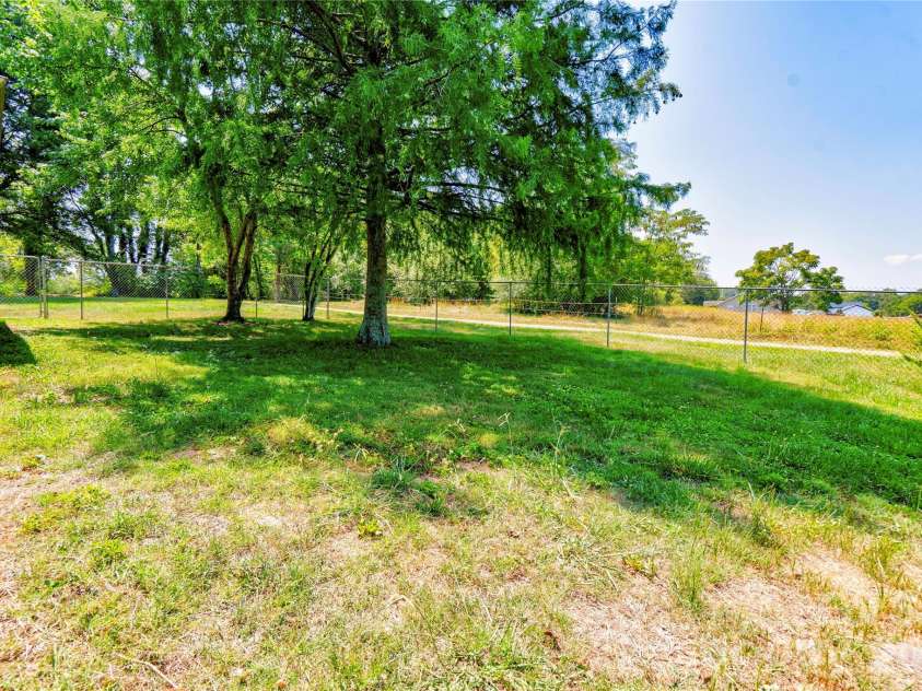 5573 Lennox Drive, Kings Mountain, NC 28086.  MLS# CAR4399898, YatesRealty ID 20754. 