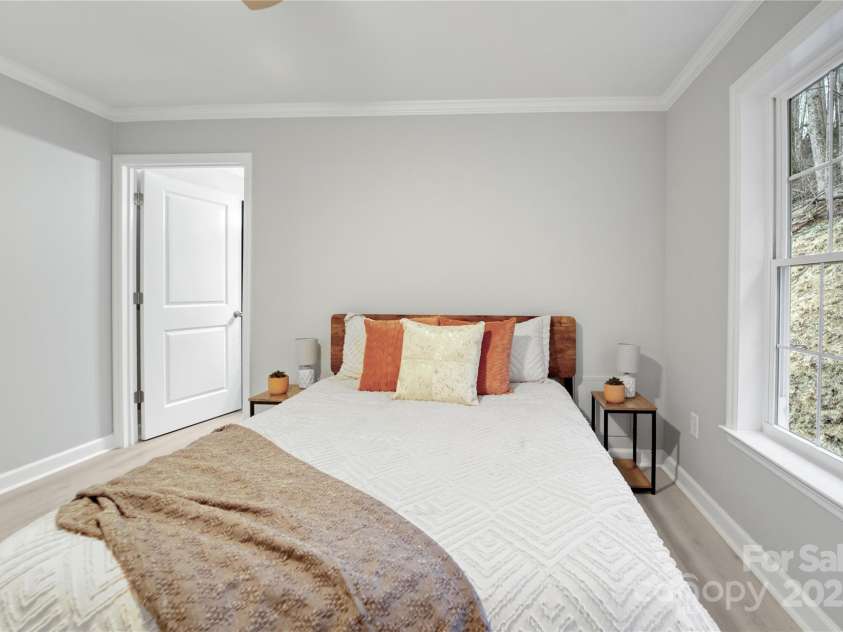 60 Leisure Lane, Maggie Valley, NC 28751.  MLS# CAR4258975, YatesRealty ID 20754. 