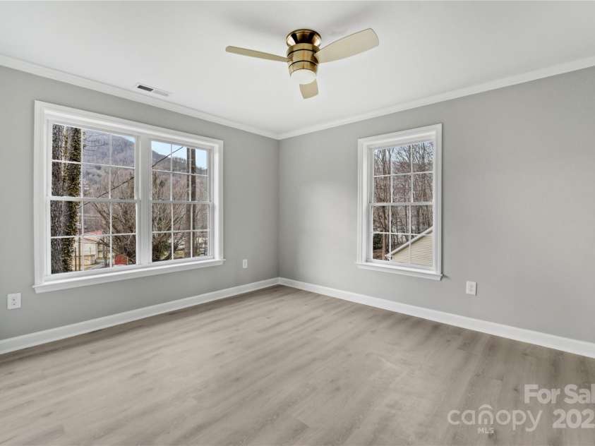 60 Leisure Lane, Maggie Valley, NC 28751.  MLS# CAR4309728, YatesRealty ID 20754. 