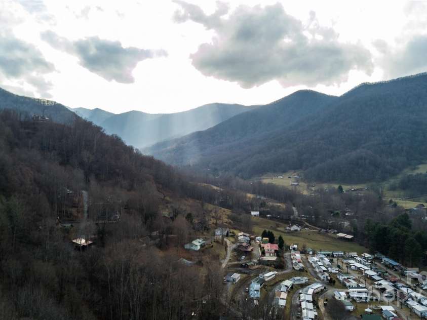 60 Leisure Lane, Maggie Valley, NC 28751.  MLS# CAR4309728, YatesRealty ID 20754. 