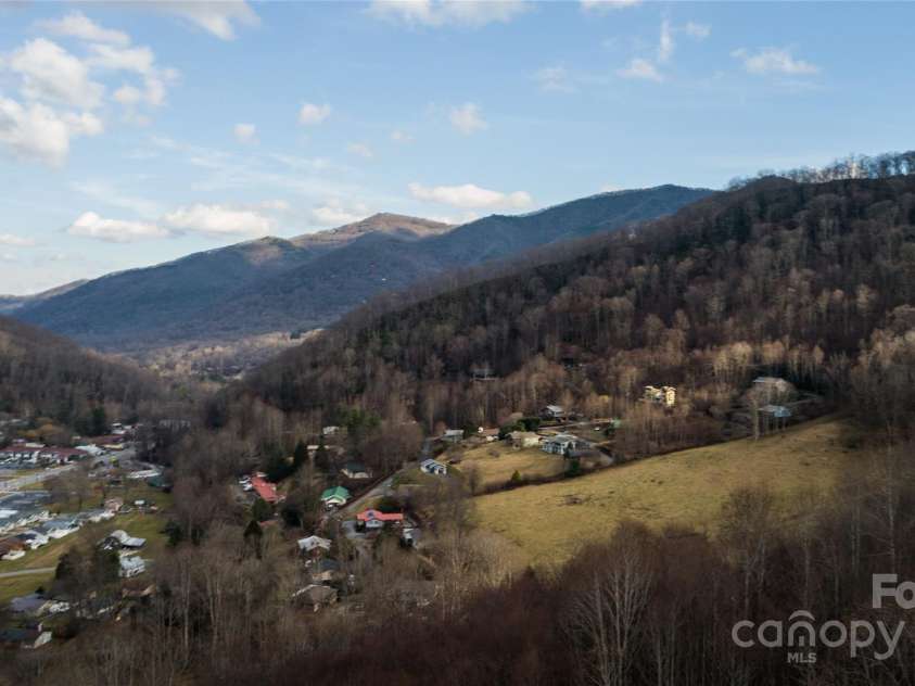 60 Leisure Lane, Maggie Valley, NC 28751.  MLS# CAR4309728, YatesRealty ID 20754. 