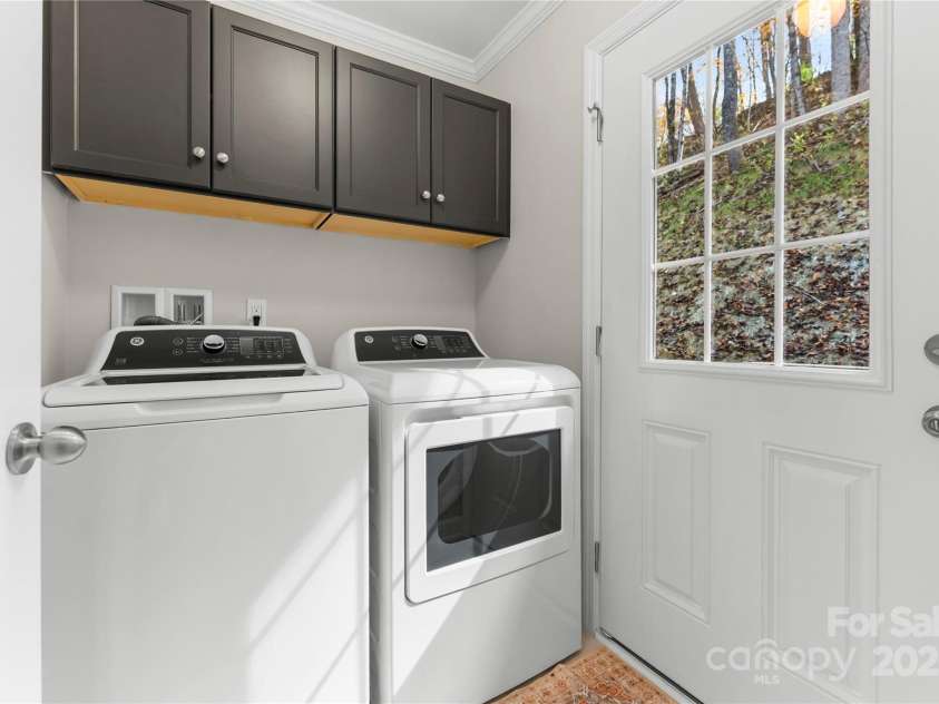 60 Leisure Lane, Maggie Valley, NC 28751.  MLS# CAR4309728, YatesRealty ID 20754. 