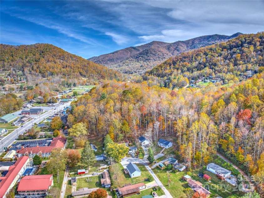60 Leisure Lane, Maggie Valley, NC 28751.  MLS# CAR4309728, YatesRealty ID 20754. 