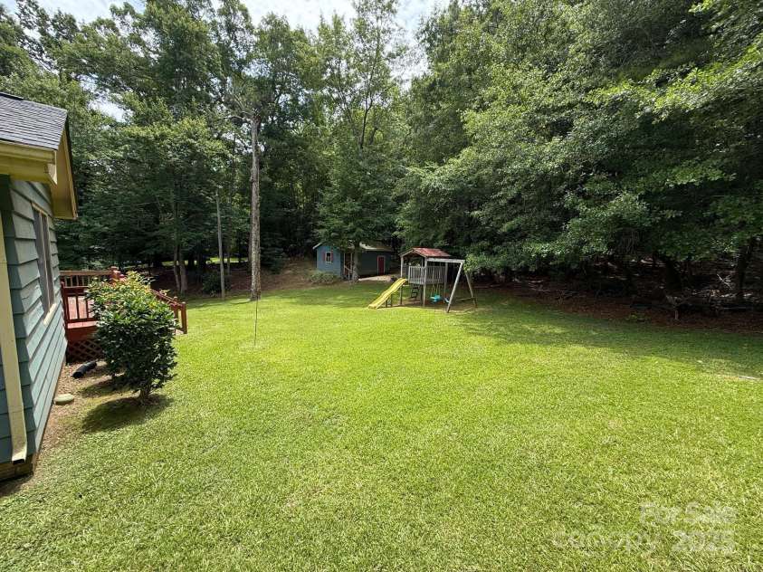 200 Breslin Street, Wadesboro, NC 28170.  MLS# CAR4270472, YatesRealty ID 20755. 