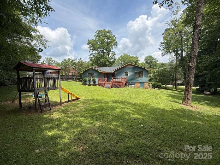 200 Breslin Street, Wadesboro, NC 28170.  MLS# CAR4270472, YatesRealty ID 20755. 