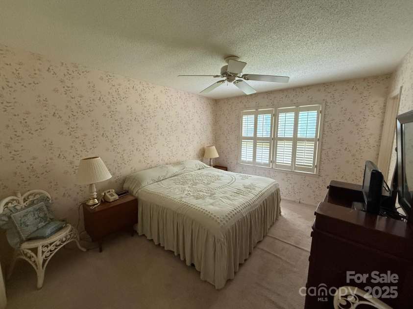 200 Breslin Street, Wadesboro, NC 28170.  MLS# CAR4270472, YatesRealty ID 20755. 