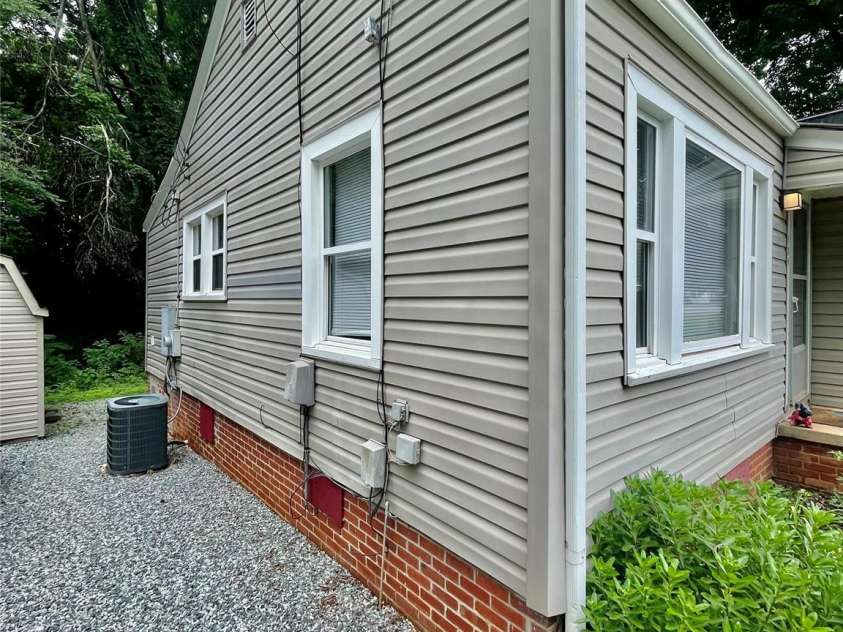 106 Peacock Avenue, Lexington, NC 27292.  MLS# CAR4267524, YatesRealty ID 20756. 