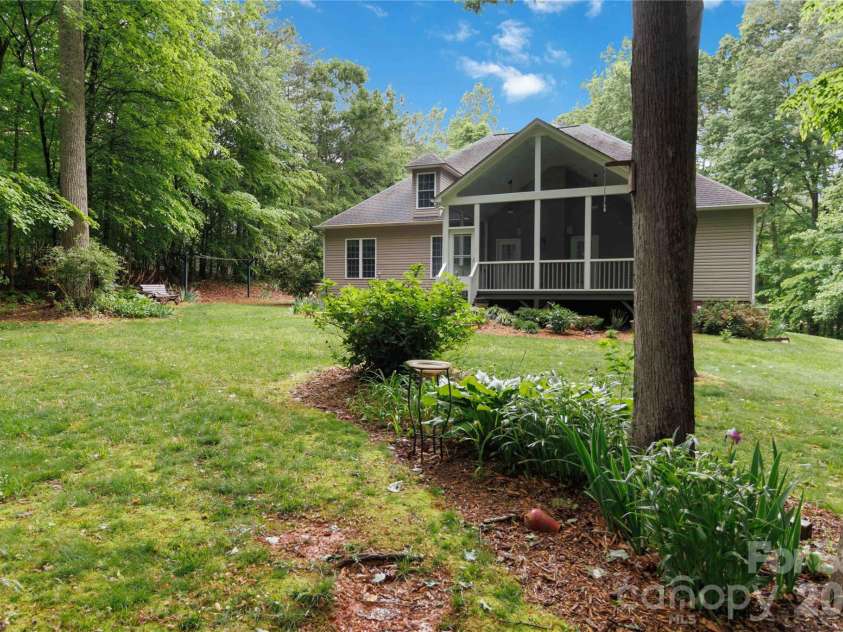 214 Hedgecrest Lane, York, SC 29745.  MLS# CAR4354392, YatesRealty ID 20756. 