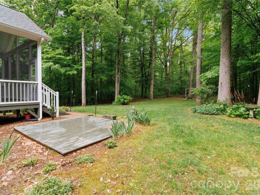 214 Hedgecrest Lane, York, SC 29745.  MLS# CAR4354392, YatesRealty ID 20756. 