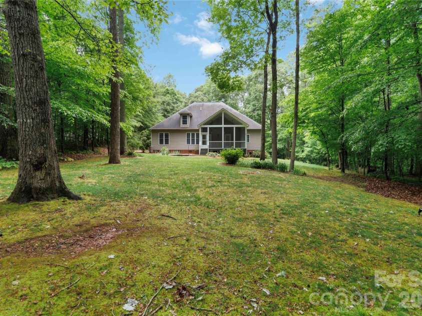 214 Hedgecrest Lane, York, SC 29745.  MLS# CAR4354392, YatesRealty ID 20756. 