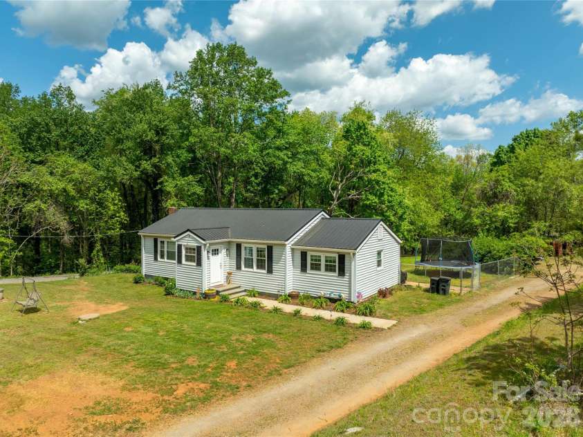 379 Pat Nixon Road, State Road, NC 28676.  MLS# CAR4359902, YatesRealty ID 20759. 