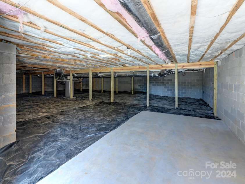 217 Thistle Ridge Court, Fletcher, NC 28732.  MLS# CAR4183944, YatesRealty ID 2076. Crawl space