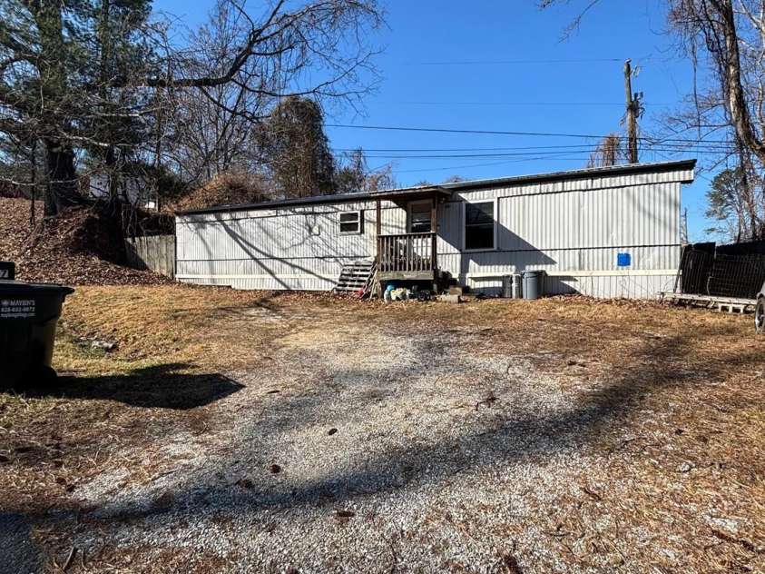 905 Hutch Mountain Road, Fletcher, NC 28732.  MLS# CAR4334539, YatesRealty ID 2076. 