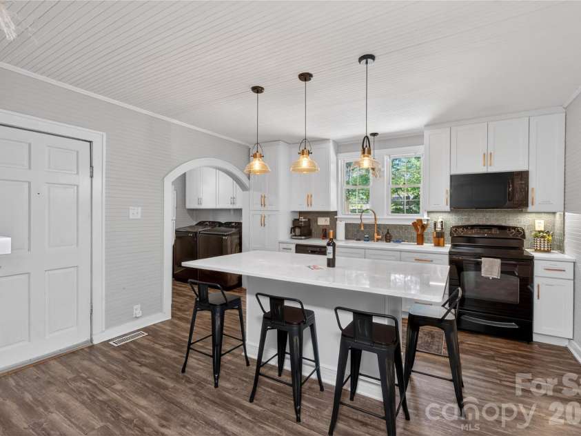 712 Jackson Street, Fort Mill, SC 29715.  MLS# CAR4402155, YatesRealty ID 20760. 