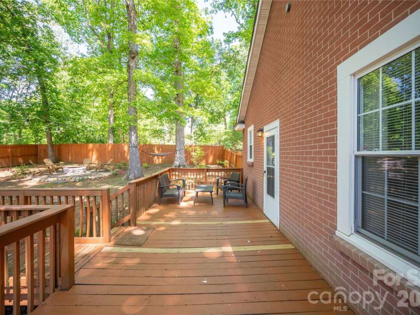 712 Jackson Street, Fort Mill, SC 29715.  MLS# CAR4402155, YatesRealty ID 20760. 