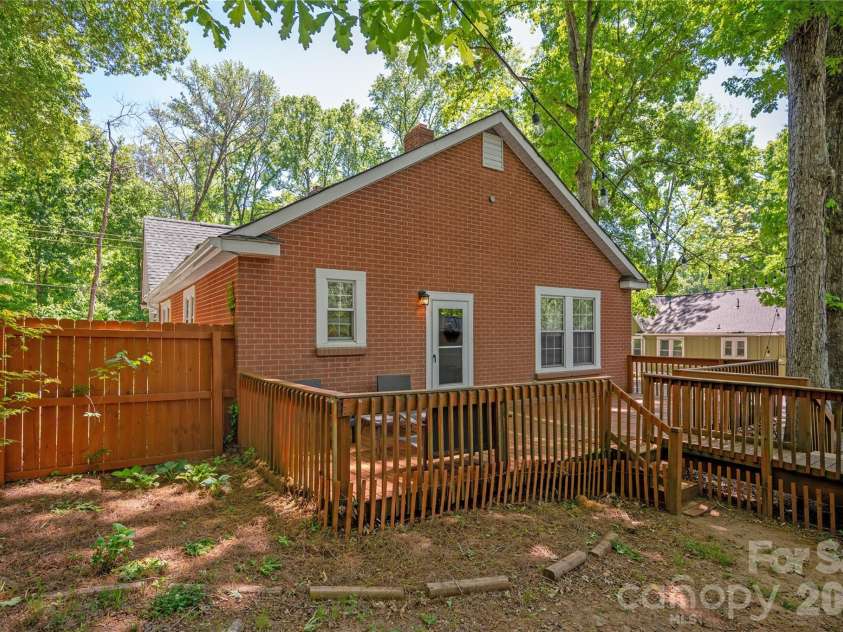 712 Jackson Street, Fort Mill, SC 29715.  MLS# CAR4402155, YatesRealty ID 20760. 