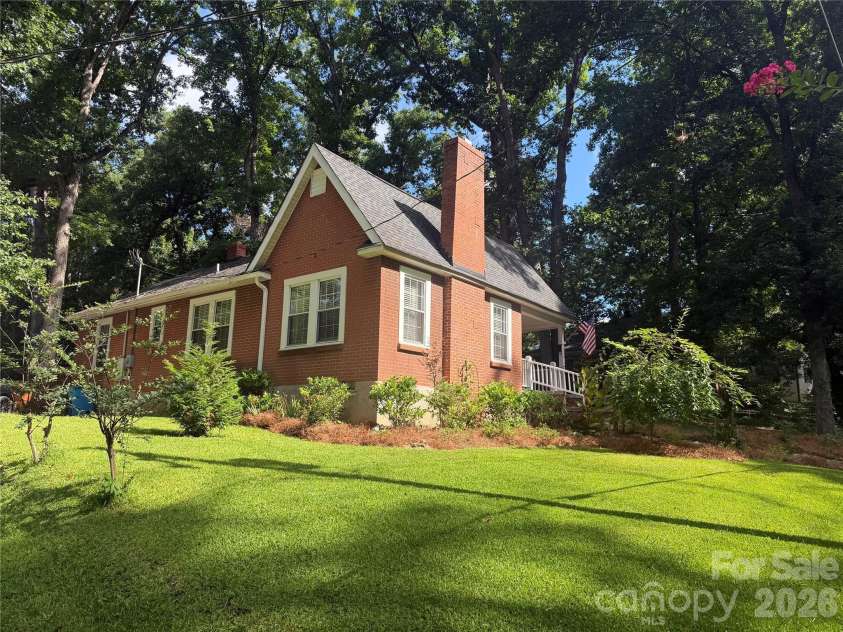 712 Jackson Street, Fort Mill, SC 29715.  MLS# CAR4402155, YatesRealty ID 20760. 