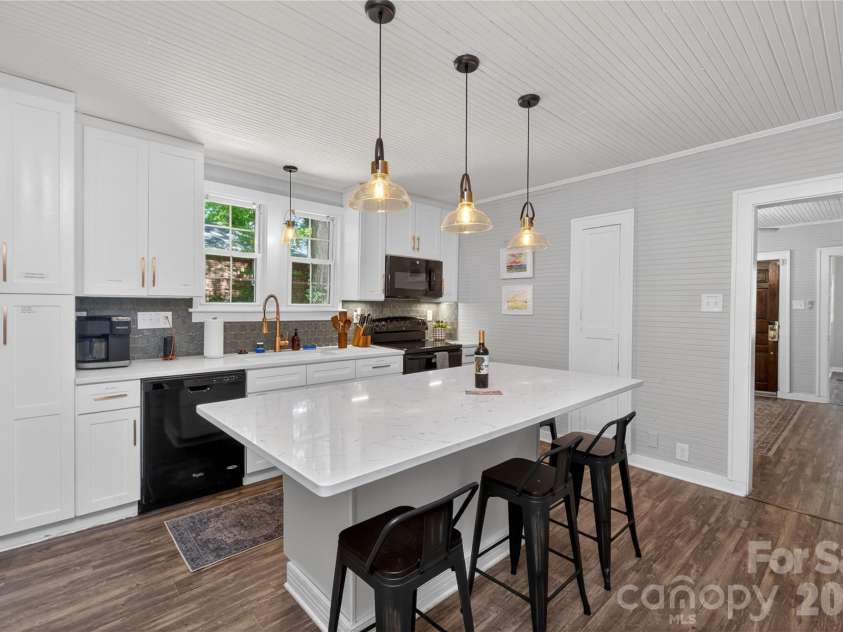 712 Jackson Street, Fort Mill, SC 29715.  MLS# CAR4428914, YatesRealty ID 20760. 