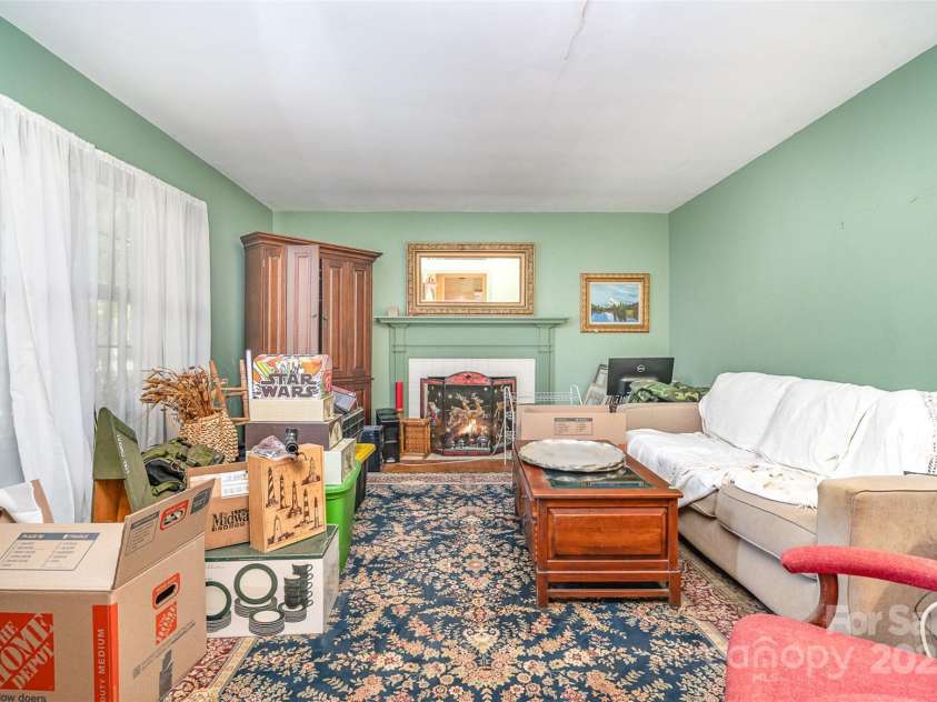 3526 Craig Avenue, Charlotte, NC 28211.  MLS# CAR4260960, YatesRealty ID 20761. 
