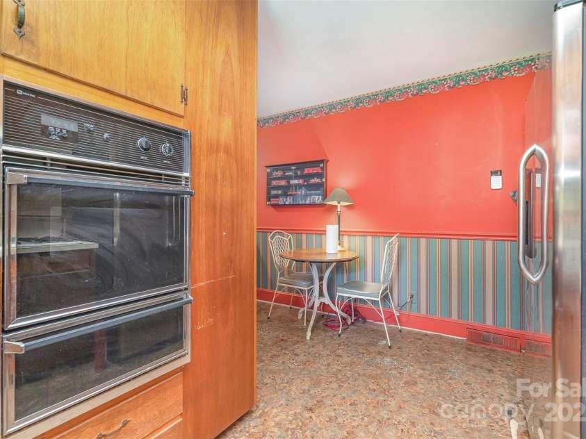 3526 Craig Avenue, Charlotte, NC 28211.  MLS# CAR4260960, YatesRealty ID 20761. 