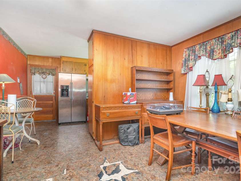 3526 Craig Avenue, Charlotte, NC 28211.  MLS# CAR4260960, YatesRealty ID 20761. 