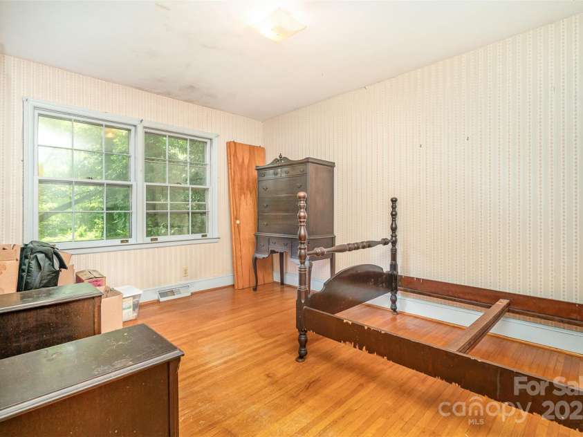 3526 Craig Avenue, Charlotte, NC 28211.  MLS# CAR4260960, YatesRealty ID 20761. 