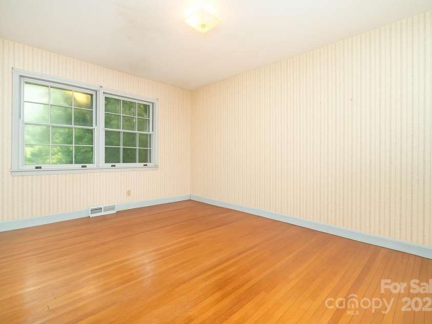 3526 Craig Avenue, Charlotte, NC 28211.  MLS# CAR4260960, YatesRealty ID 20761. 