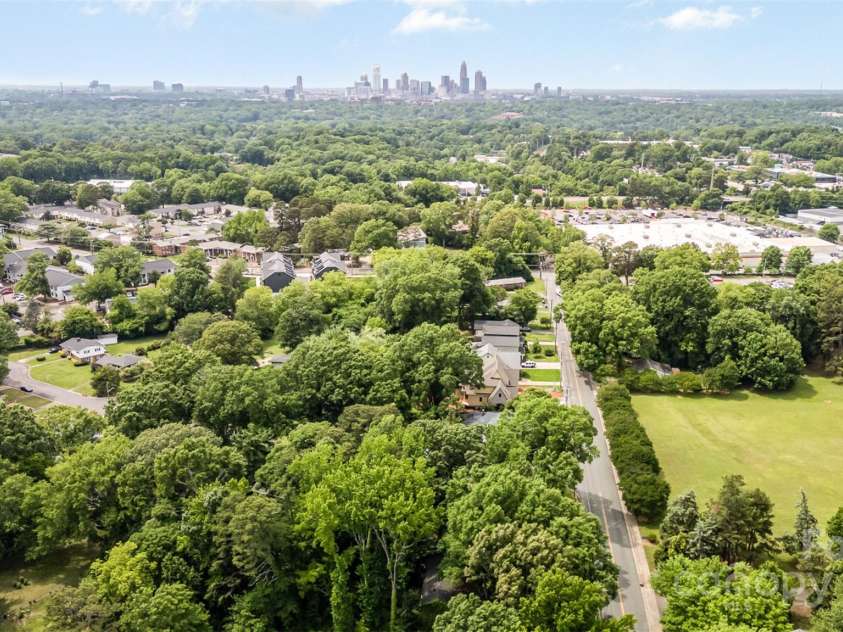 3526 Craig Avenue, Charlotte, NC 28211.  MLS# CAR4260960, YatesRealty ID 20761. 